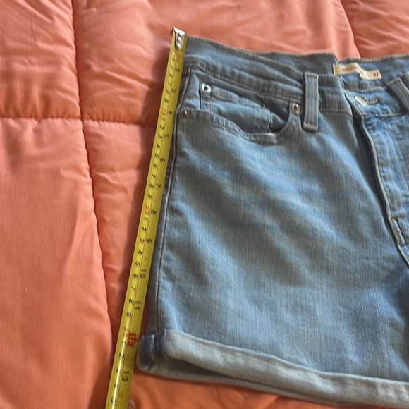 Genuine Levi's Women's Mid-Rise Mid-Length Jean Shorts Red Tab - Picture 3 of 8
